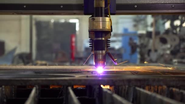 Metal Cutting Techniques: Comprehensive Explanation of What Exactly the Plasma Cutting Is